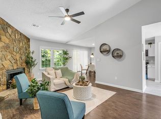 38 Shore Dr, Greenville, SC 29611