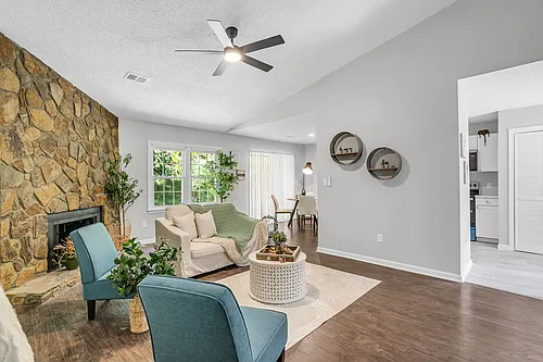 38 Shore Dr Photo 1