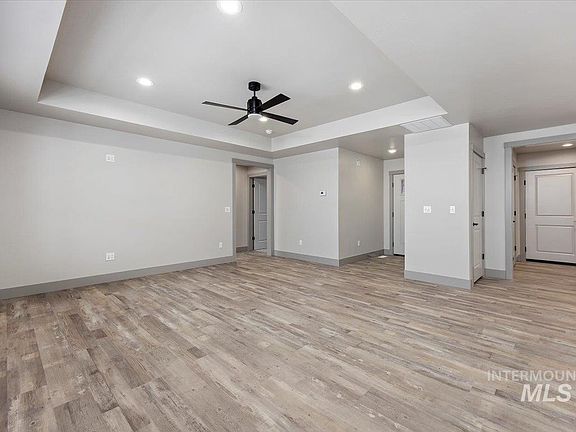 4th image of 1304 20th Ave E