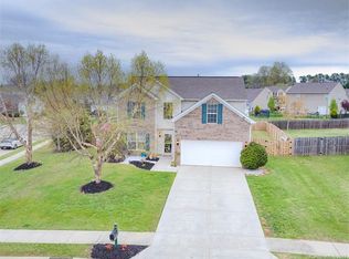 132 Golden Valley Dr, Mooresville, NC 28115