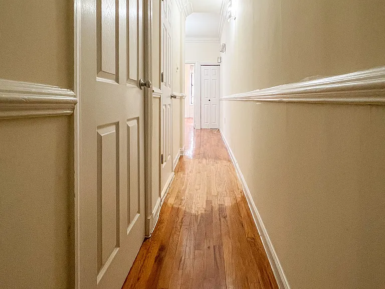 246 E 51st St #16 — Photo 7