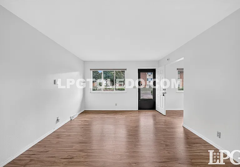 1818 Christian Ave — Photo 7