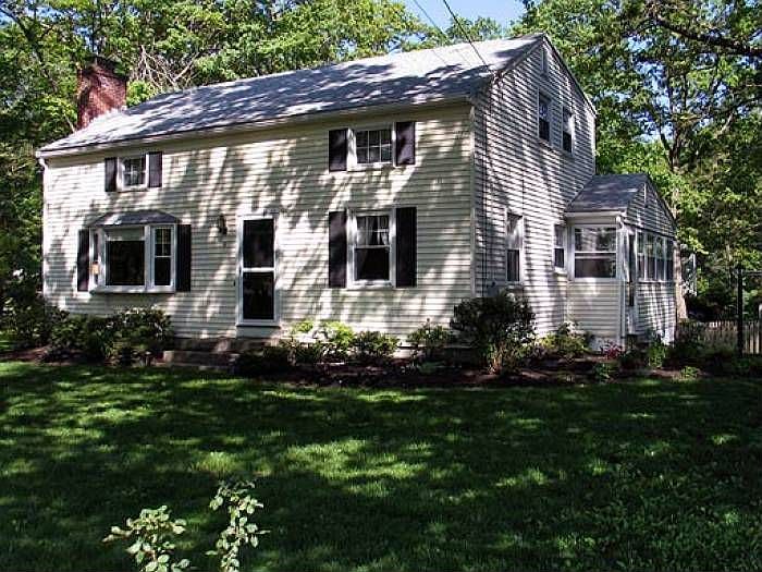 9 Arch St.