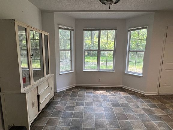 4th image of 176 22nd Ave