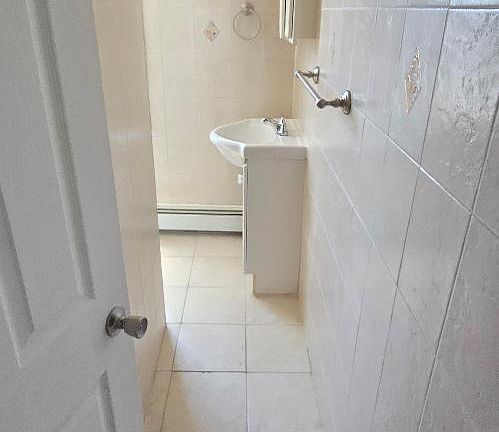 5th image of 39 Sumner Ave Floor 2