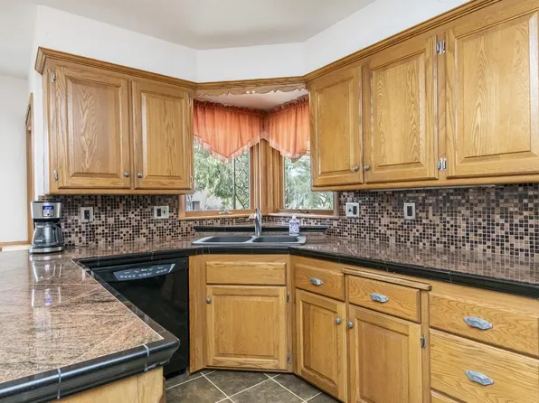 310 North Rosedale DRIVE, Brookfield, WI 53005