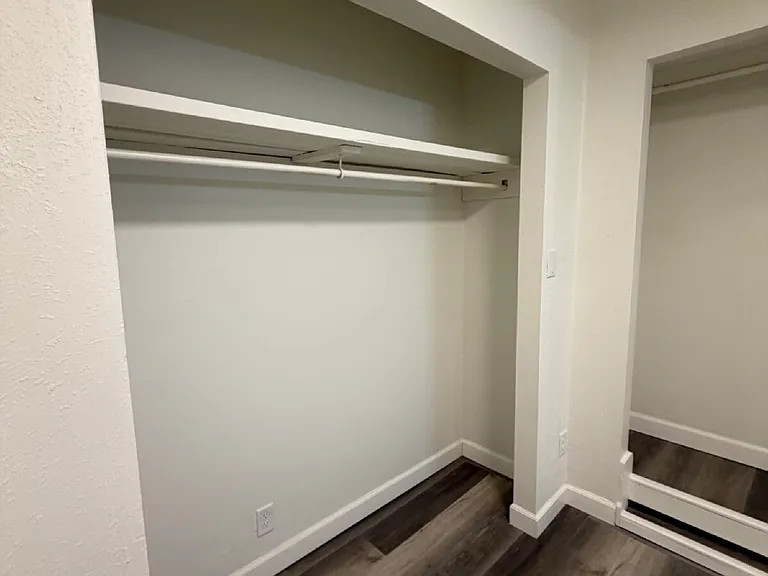 2116 W Elm St — Photo 15