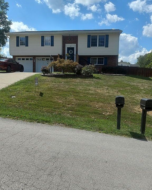 1st image of 13 Hillsdale Cir