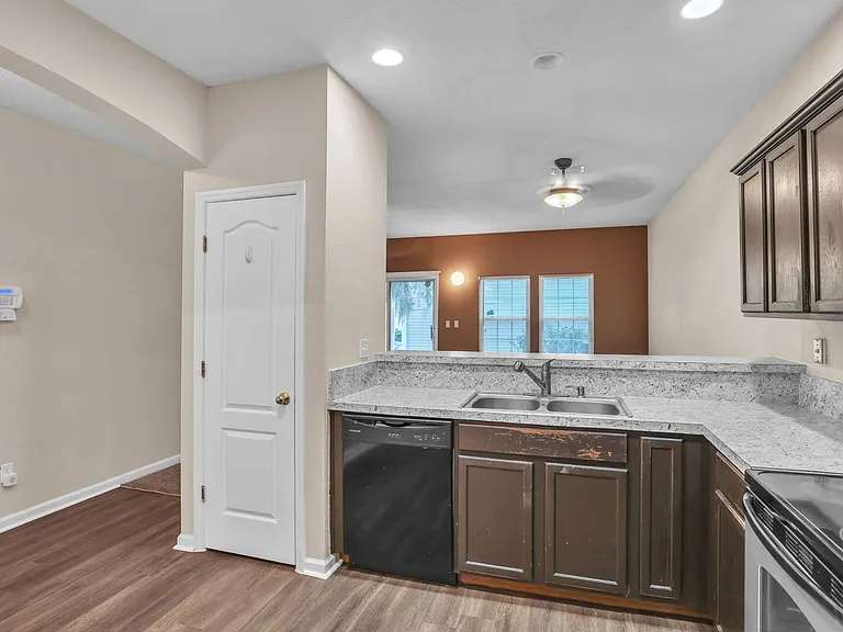 1692 Biscayne Bay Cir — Photo 4