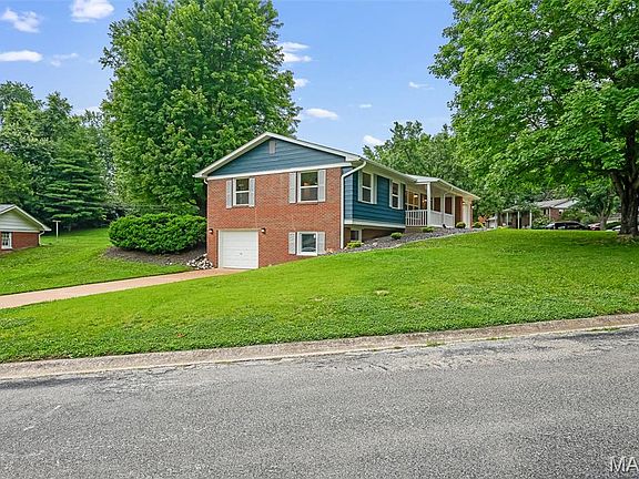 4th image of 37 Berkshire Dr