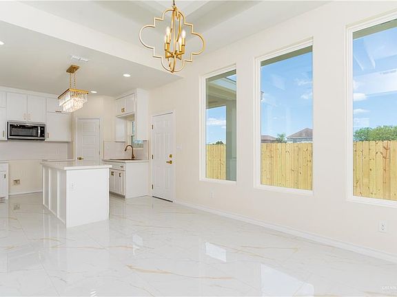 3rd image of 1209 Oscar