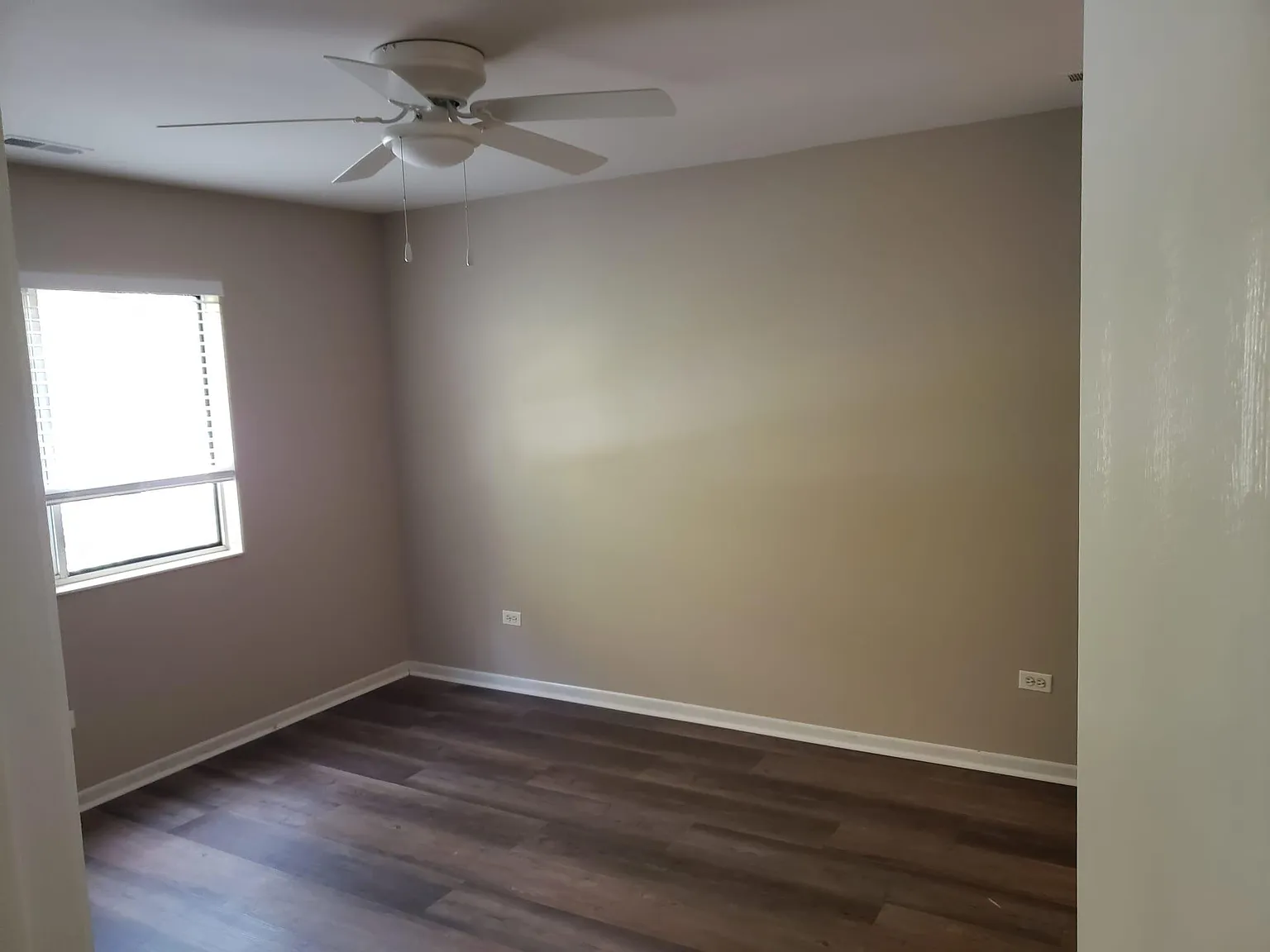 2 bed, 1050 sqft, $2,050 — Photo 2