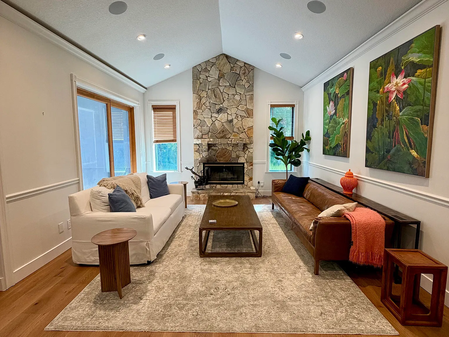 3 bed, 2.0 bath, 2045 sqft, $5,000 — Photo 1