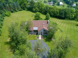 4530 Deer Brook Ct, Walnutport, PA 18088