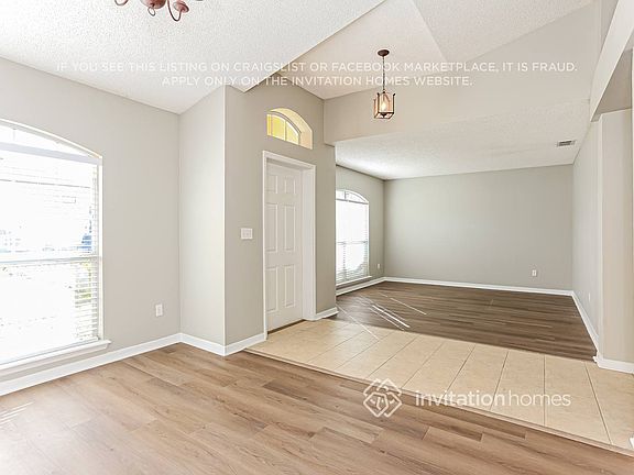 5th image of 10351 Lancashire Dr S