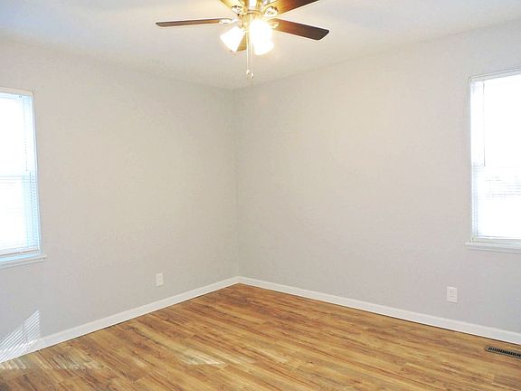 3rd image of 459 Clarmont Rd