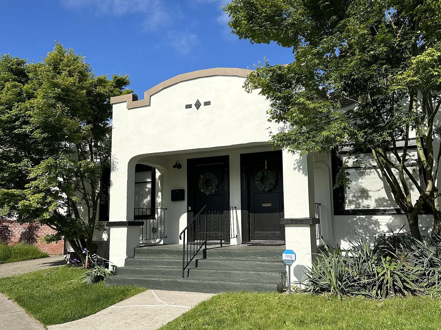 7515 N Albina Ave — Photo 2