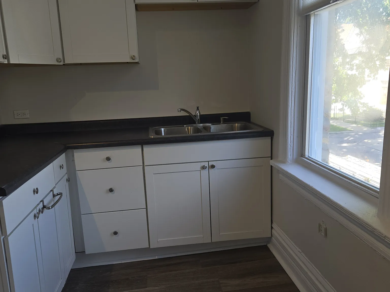 3300 W Wabansia Ave — Photo 2