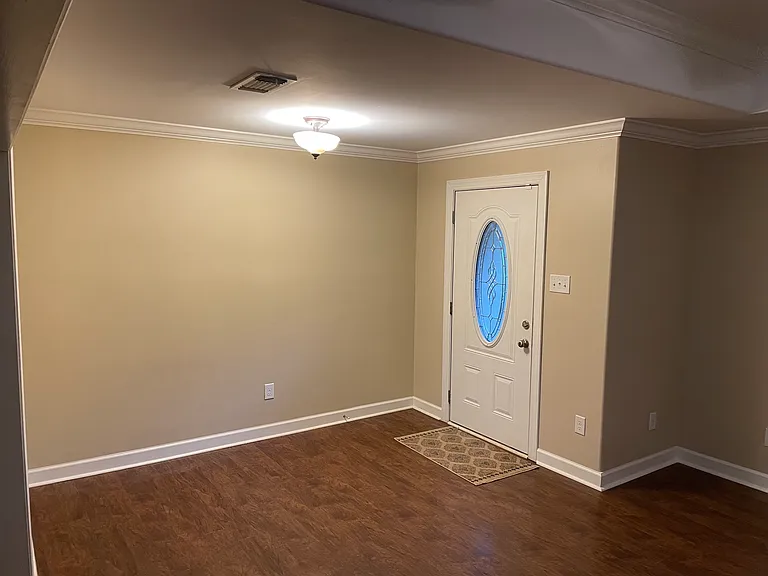 1003 S Maple St — Photo 6