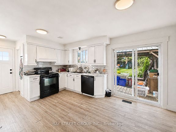 4th image of 22 Rosamond Cres