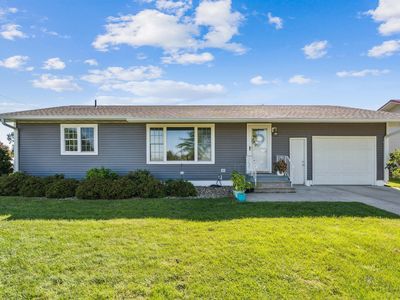 307 8th St, Van Horne, IA, 52346