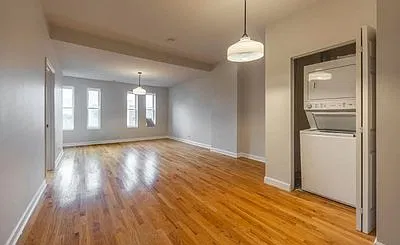 1537 N Milwaukee Ave #4C