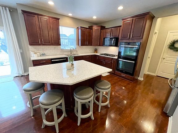 4th image of 15885 Viking Meadows Dr