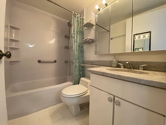 Rented by Compass | media 24