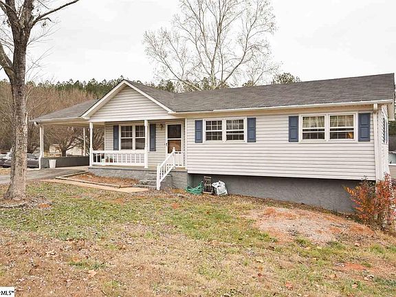 3rd image of 116 Maplewood Cir