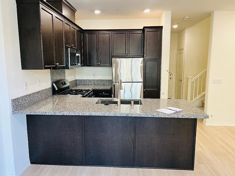 24119 Tuscany Ave — Photo 12