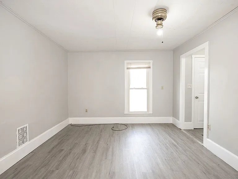 515 Main St — Photo 4