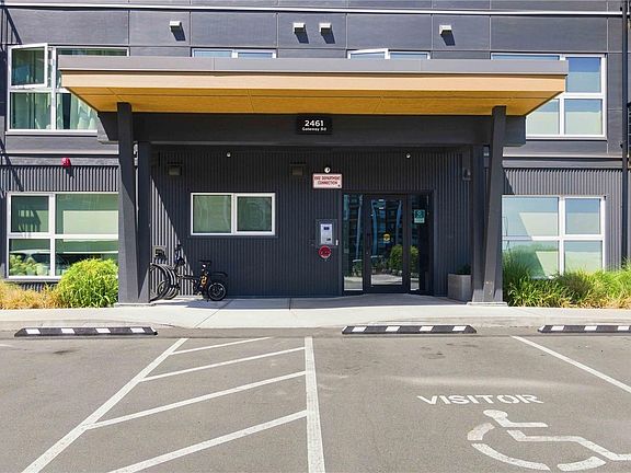 4th image of 2461 Gateway Rd #206