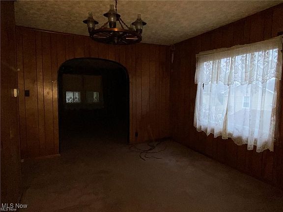 4th image of 60551 Main St
