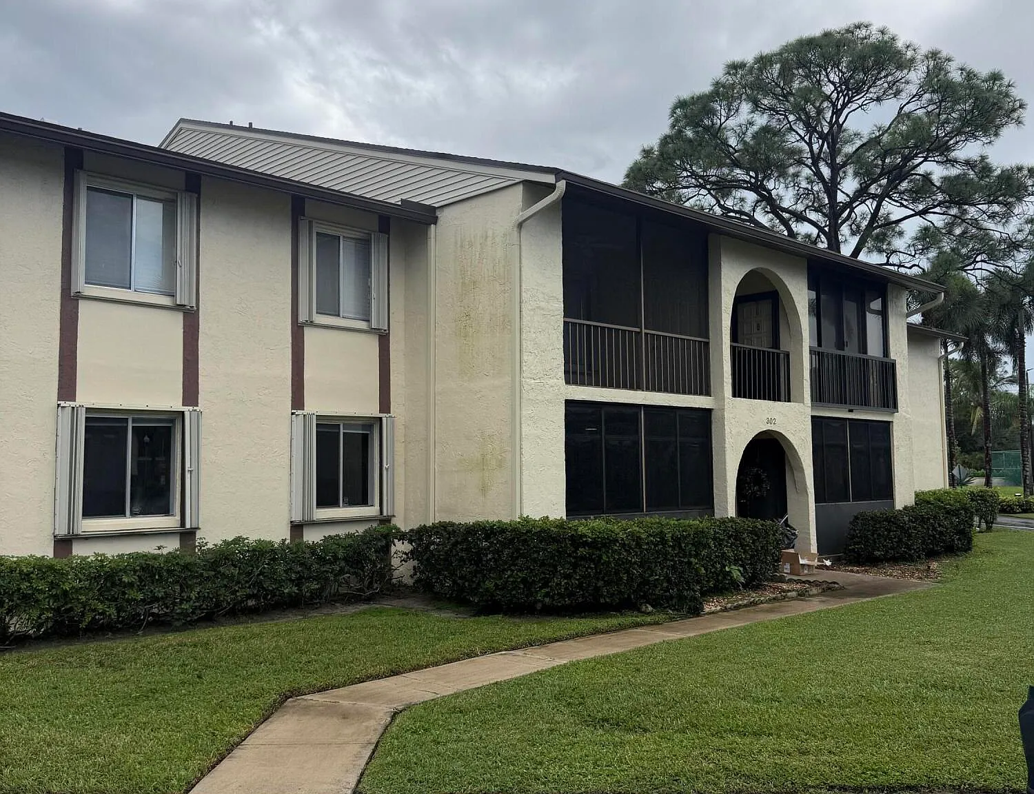 2 bed, 2.0 bath, 937 sqft, $2,200 — Photo 2