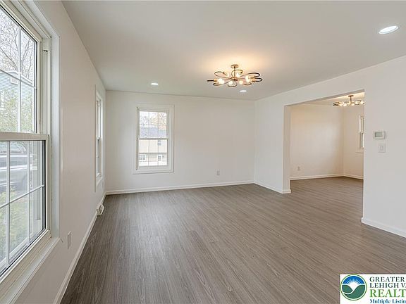 3rd image of 99 Gloucester Ct