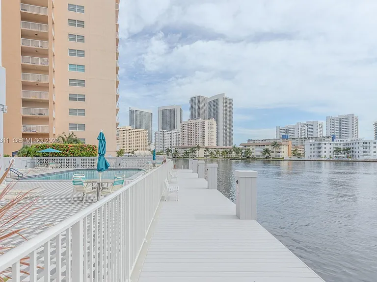 137 Golden Isles Dr #809 — Photo 41