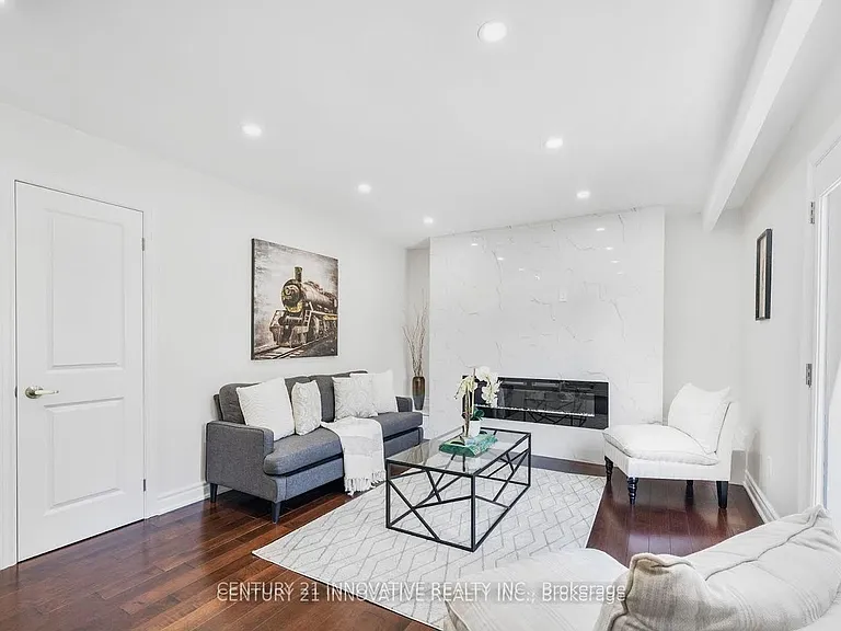 17 Chopin Ct — Photo 3