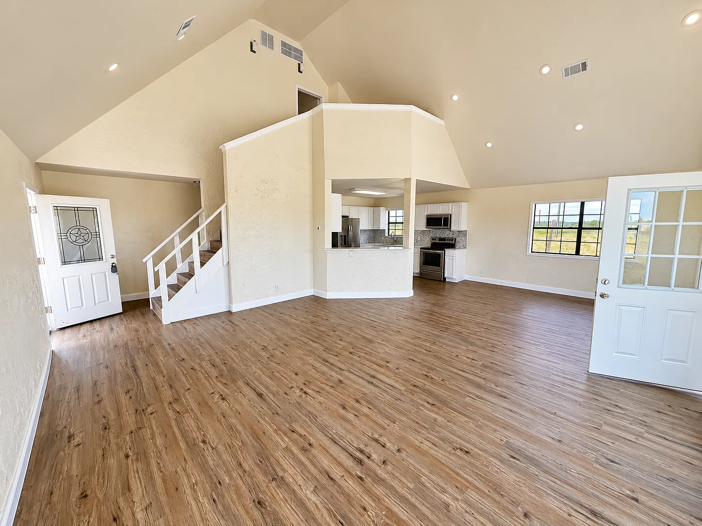 2 bed, 1500 sqft, $1,900 — Photo 4