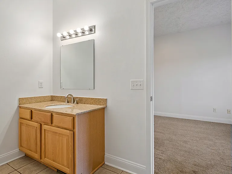 Fieldstone Apartments — Photo 32