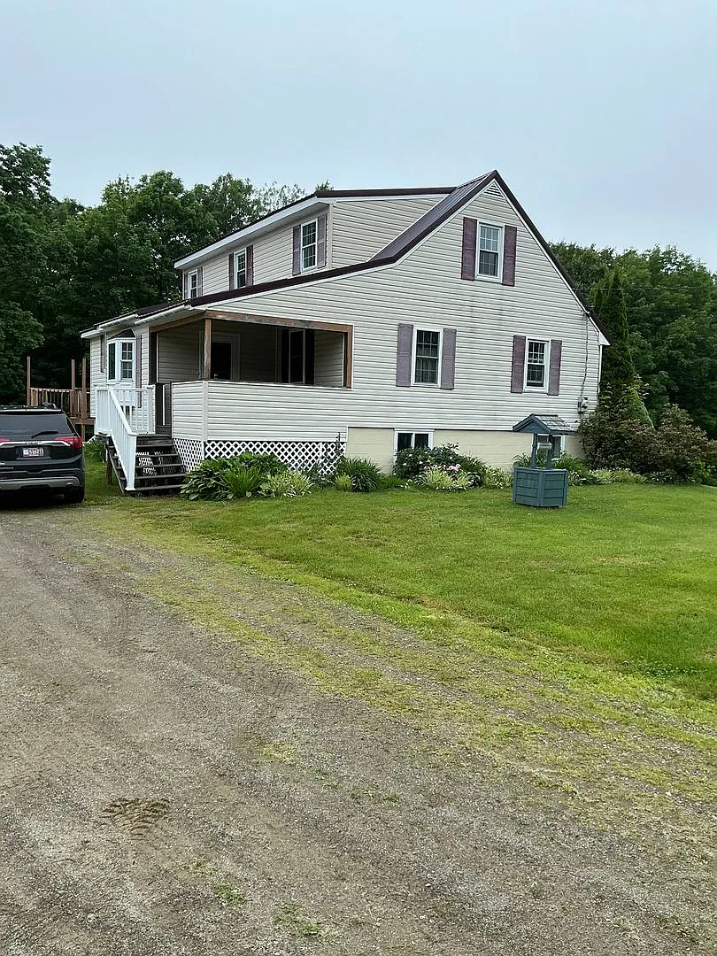 Quiet country living — Photo 1