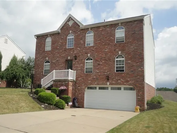402 Bluefield Dr, Oakdale, PA 15071