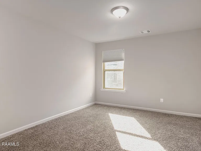 200 S Lakepointe Dr — Photo 20
