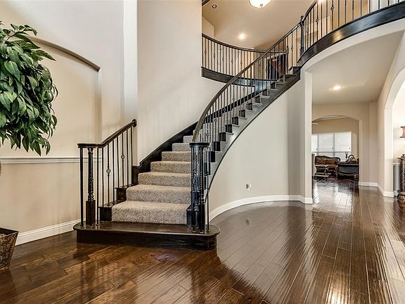5th image of 2101 Hickory Hill Dr