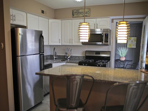 4th image of 8717 Santa Bella Dr APT F