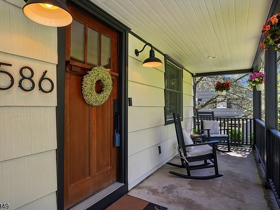 2nd image of 586 Sparrowbush Rd