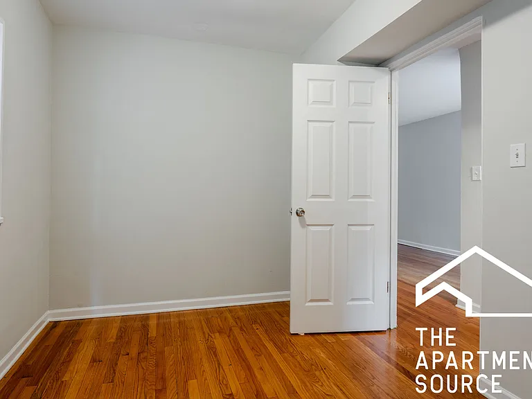 6535 N Mozart St #1F — Photo 8