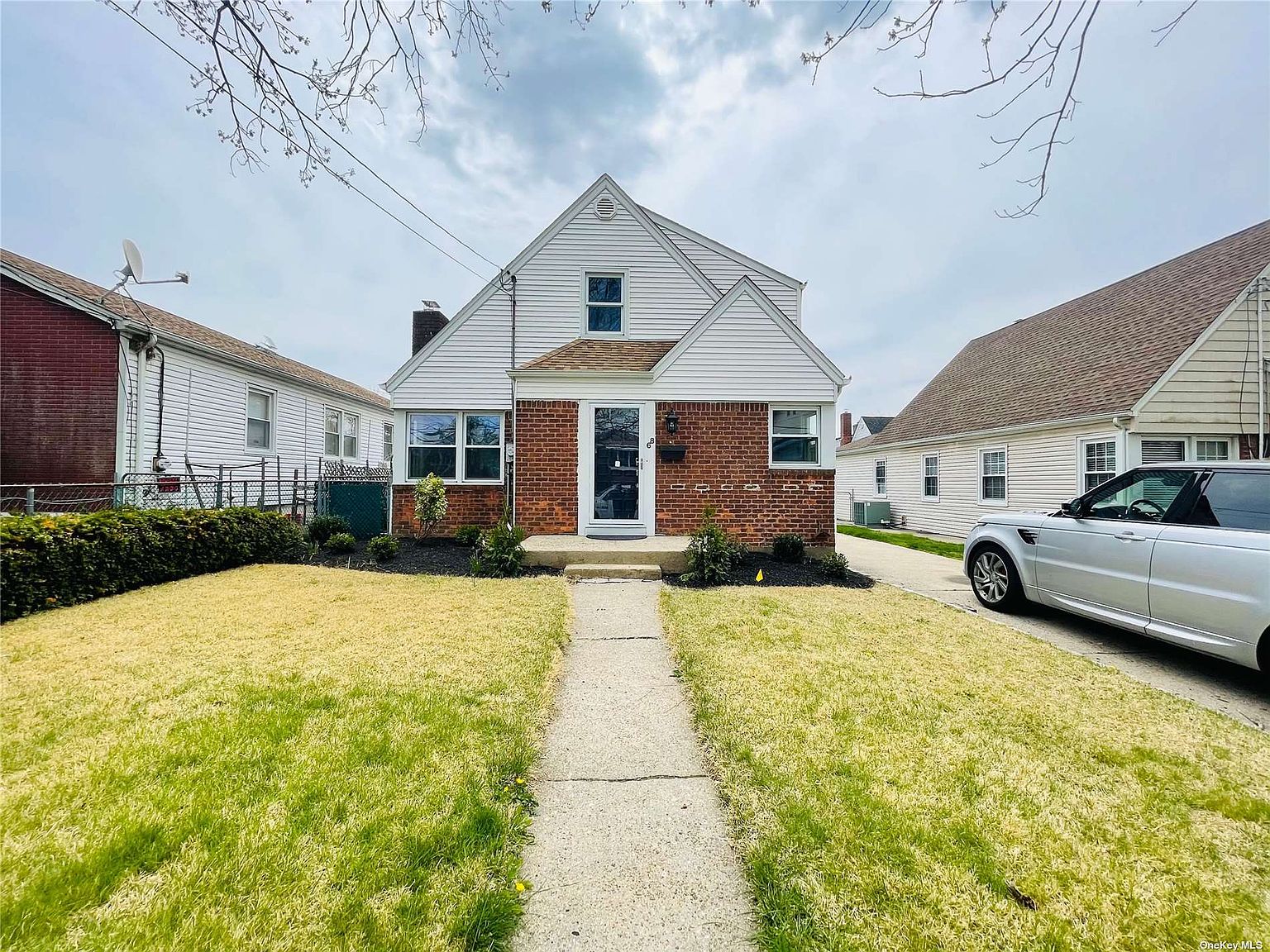 68 Soma St New Hyde Park Ny 11040 Mls 3304934 Zillow