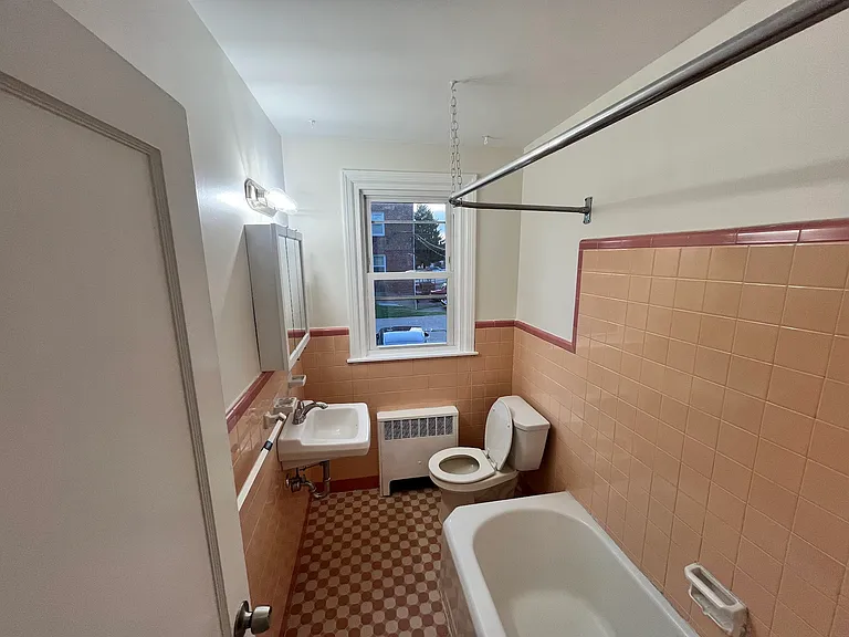 6842 Oxford Ave #1 — Photo 10
