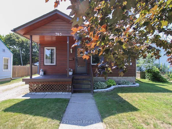 783 Saint Marys St, Peterborough, ON K9J 4H1