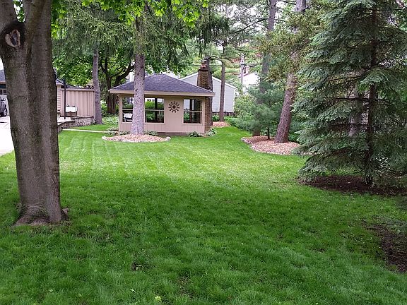 5th image of 10846 W Liberty Ave
